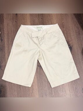 Banana Republic Cream women’s Chino bermuda shorts